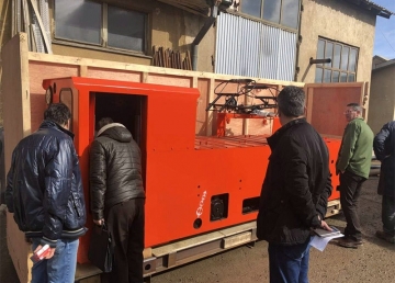 10噸變頻架線(xiàn)式電機(jī)車(chē)歐洲現(xiàn)場(chǎng)